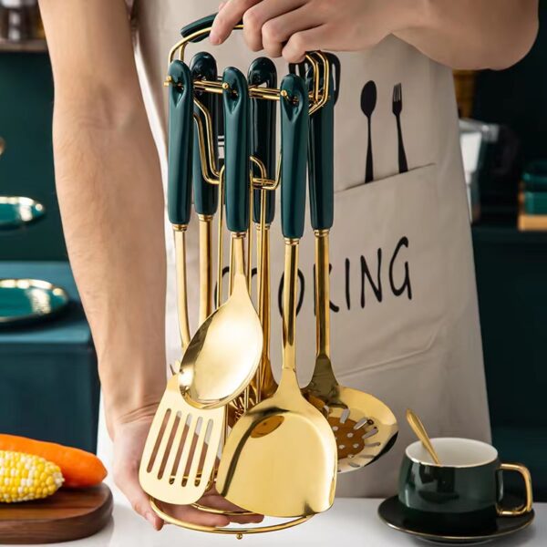 kitchen utensils set