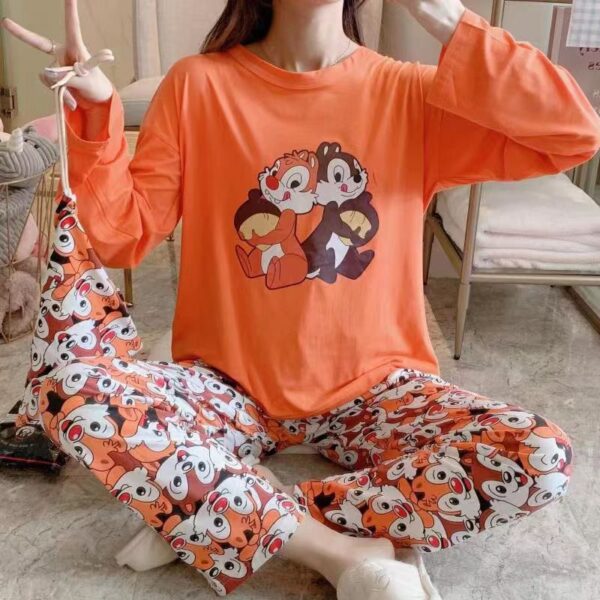 Lady's pajamas - Image 14