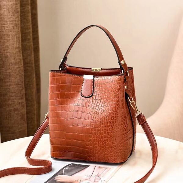 2022 new women's leisure bucket bag single shoulder - Image 2